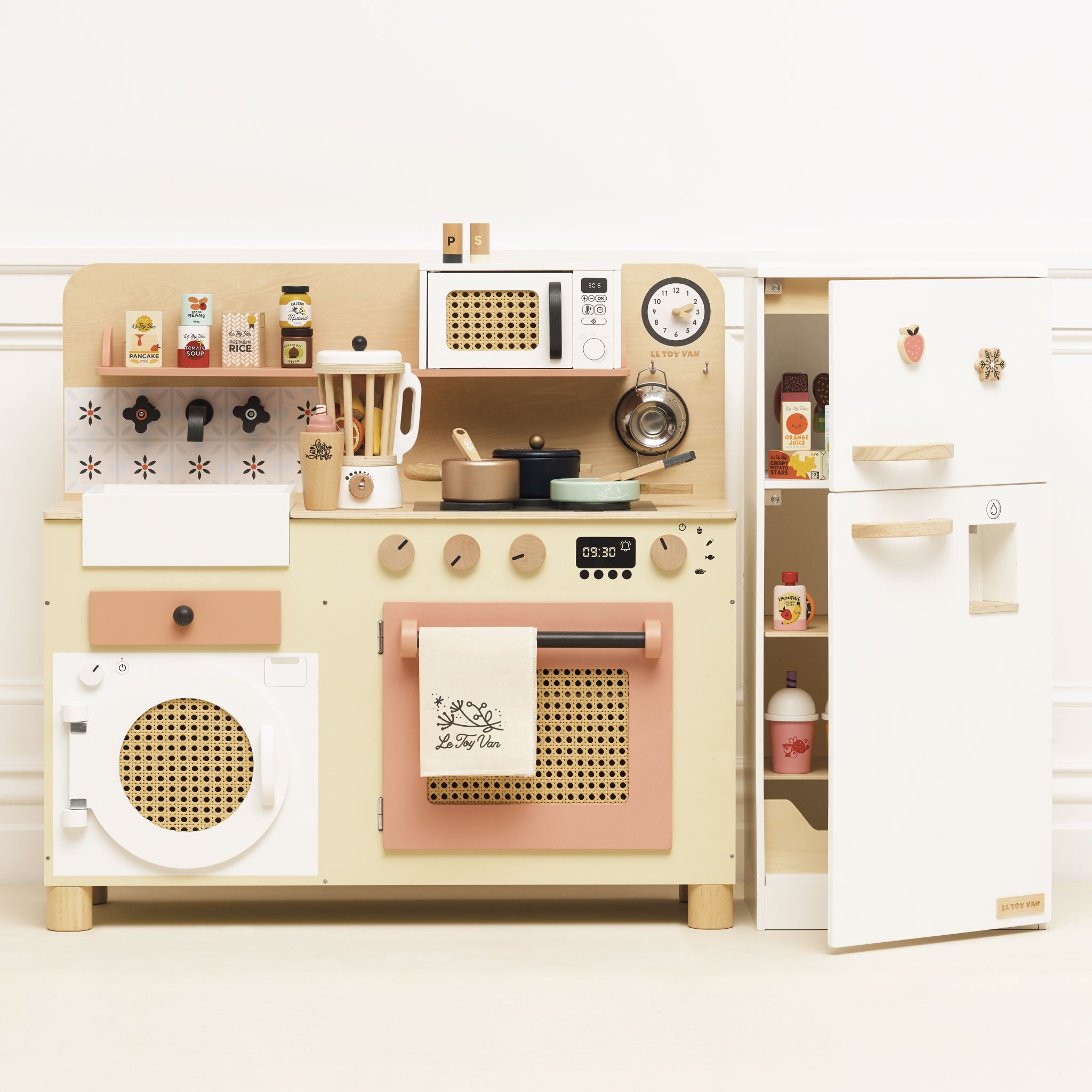 Deluxe Rattan Kitchen Set - Le Toy Van