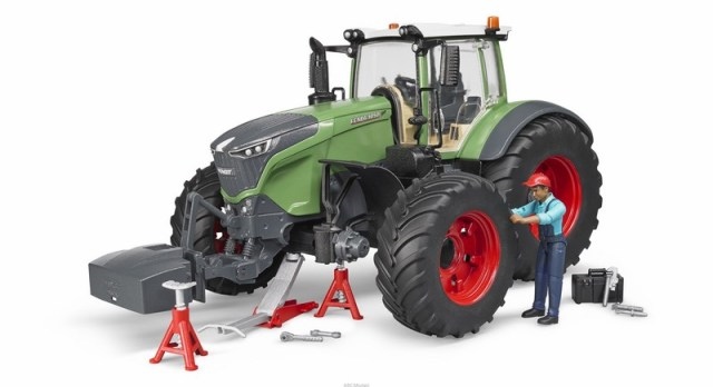 Bruder Fendt 1050 Vario 1:16 scale tractor playset with mechanic figure